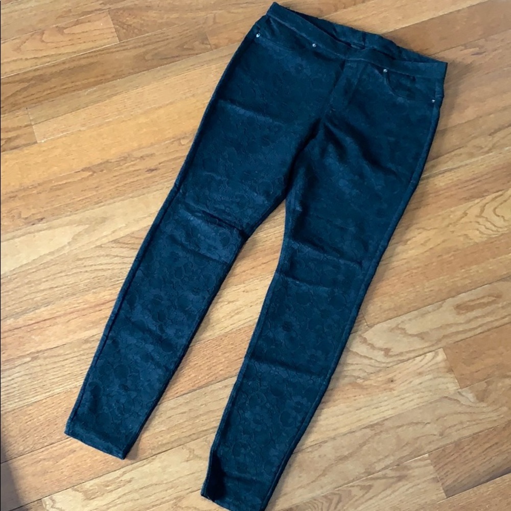 NWOT HUE LACE JEGGINGS LARGE